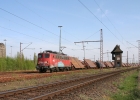 Die reichlich beschmierte 140 869 durchfährt am 16.04.07 Bremen Rbf.